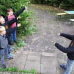 3 Knaben mit Dirigent